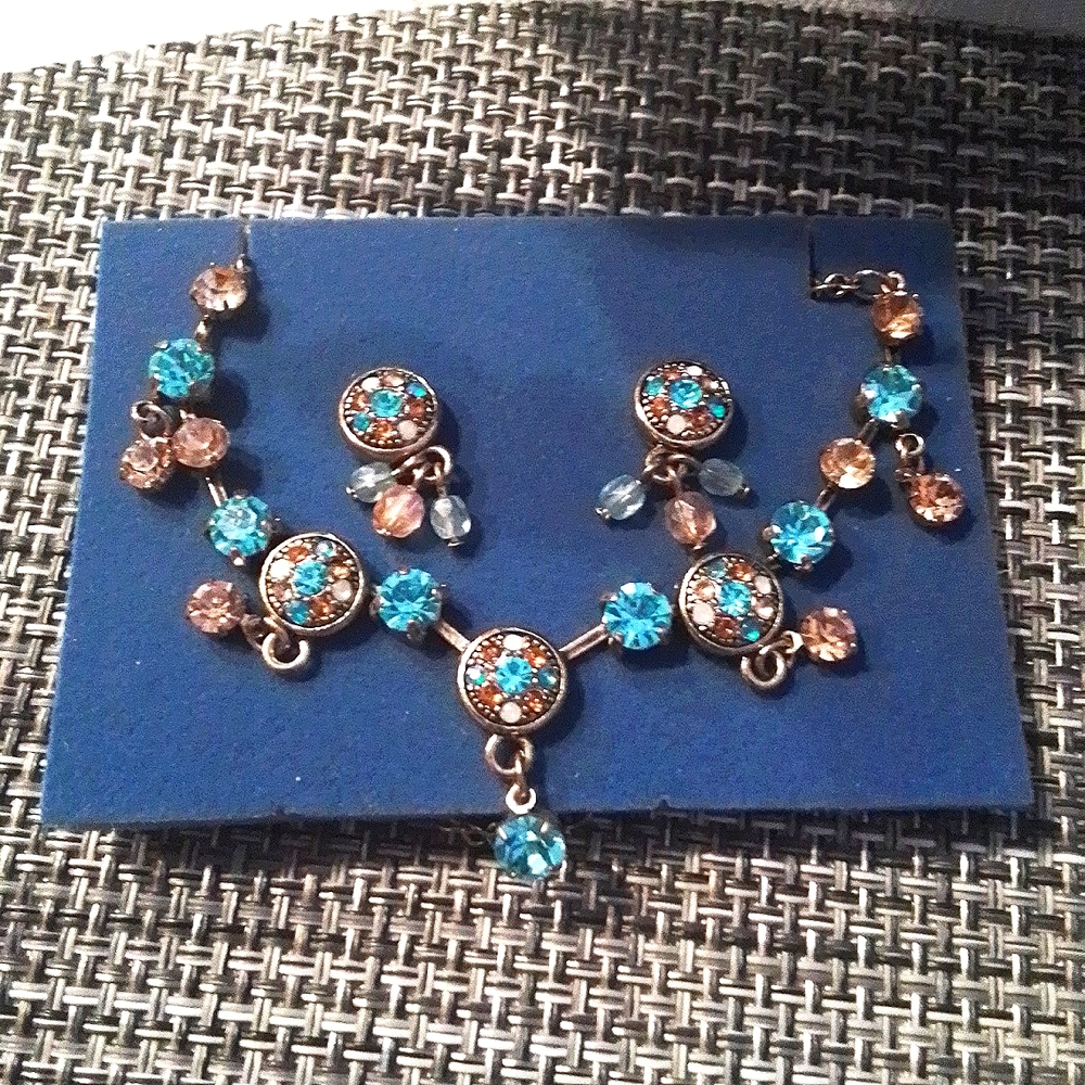 Beautiful "Dreamcatcher" Necklace and Matching Post Earring Set